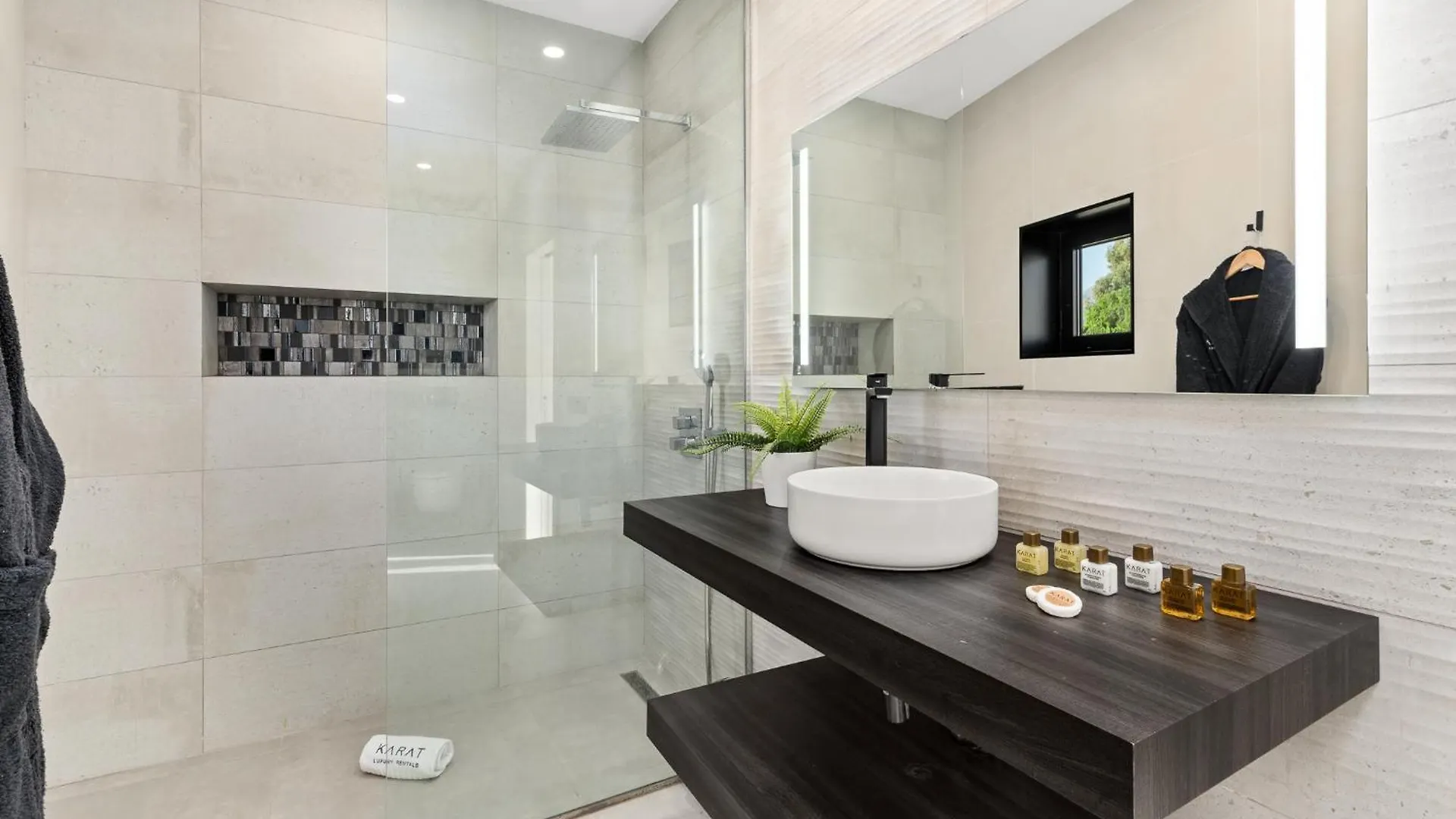 Karat Villa Serendibida アデヘ
