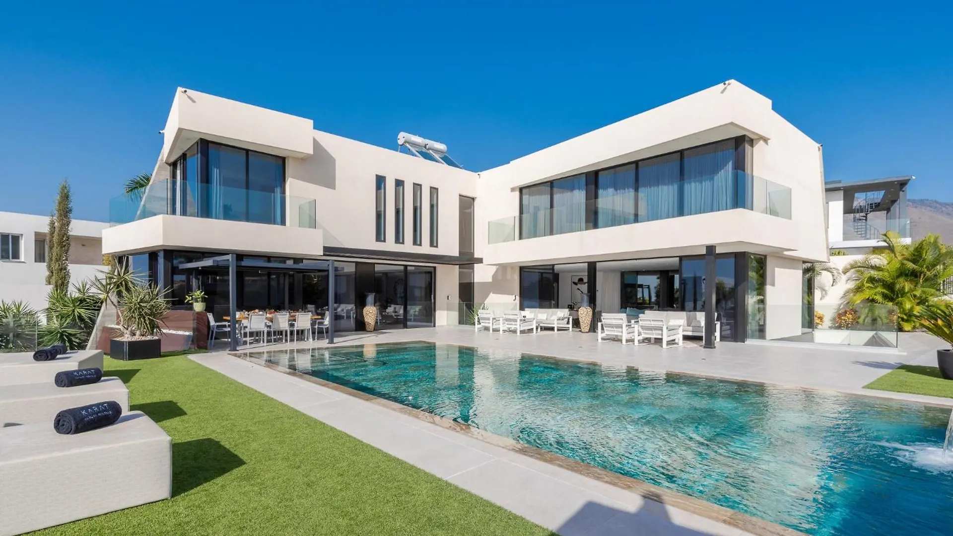 Karat Villa Serendibida アデヘ
